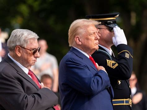 Republicans defend Trump amid Arlington National Cemetery .